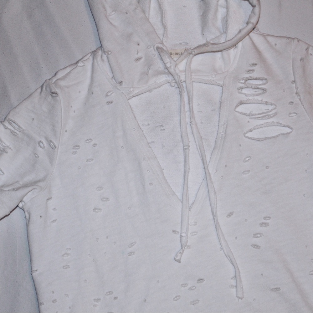 White T-shirt/sweatshirt hoodie